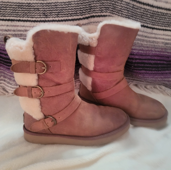 Ugg Beckley in chestnut color. Size 7 - Picture 9 of 9